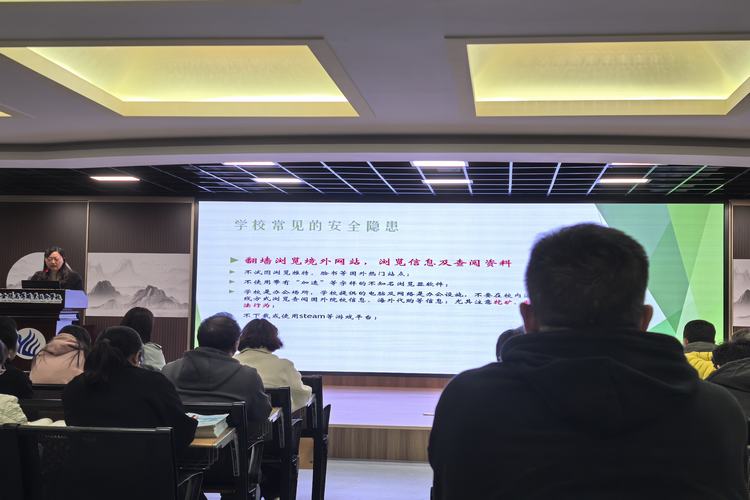 杨2.jpg