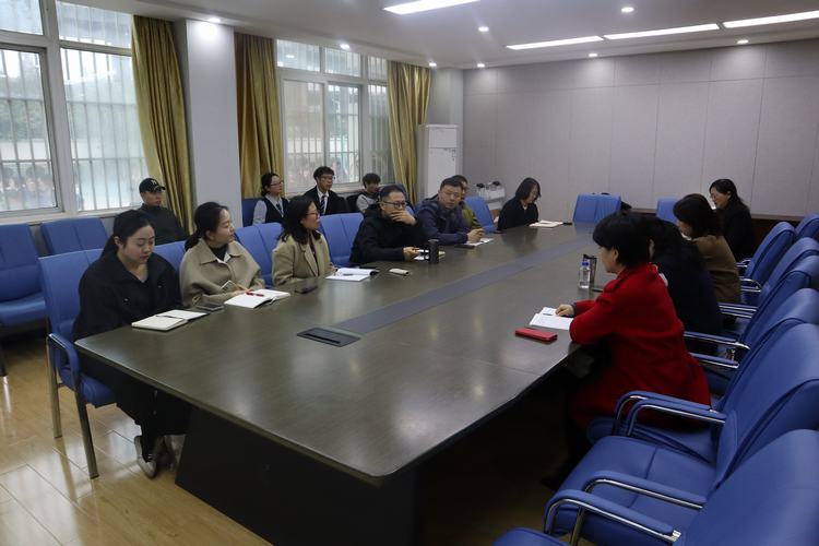 教师发言.jpg